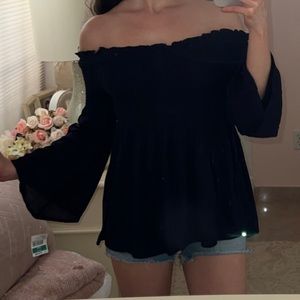 ❌SOLD❌off the shoulder top